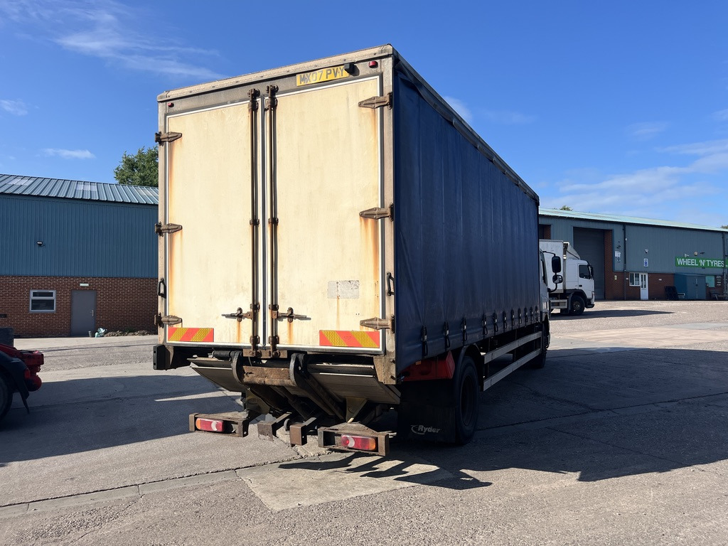 Daf 65CF 220 4x2 Curtain side - Kapellbil: bild 4 Daf 65CF 220 4x2 Curtain side - Kapellbil: bild 4