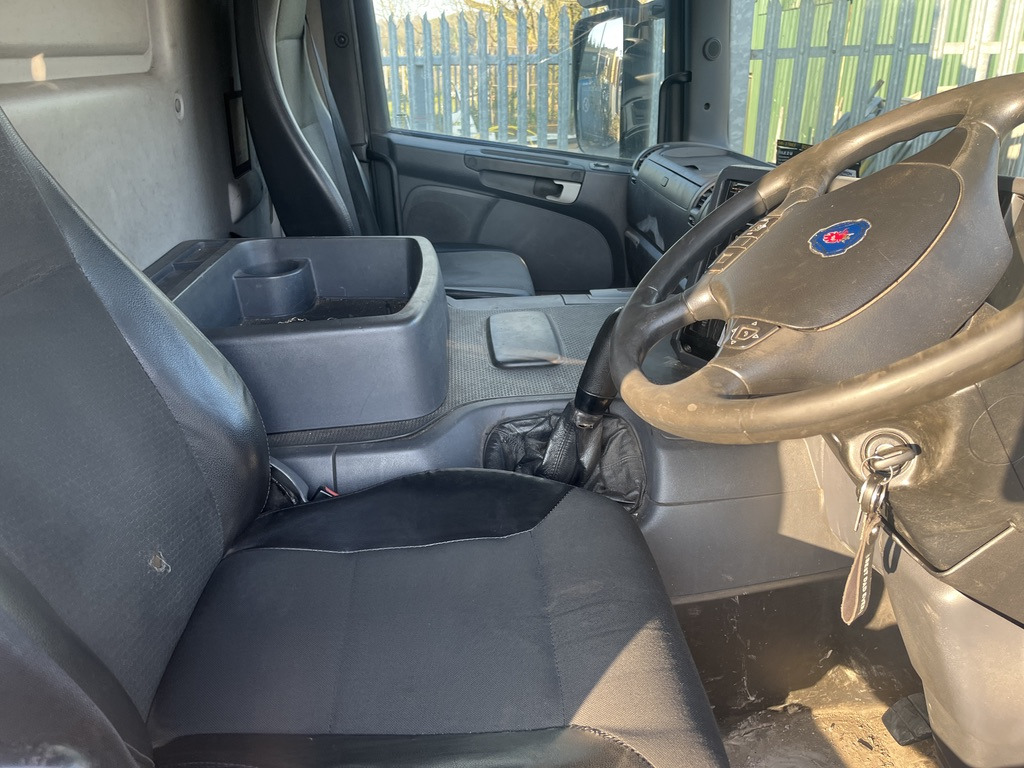 Scania P230 4x2 Curtain side - Kapellbil: bild 5 Scania P230 4x2 Curtain side - Kapellbil: bild 5
