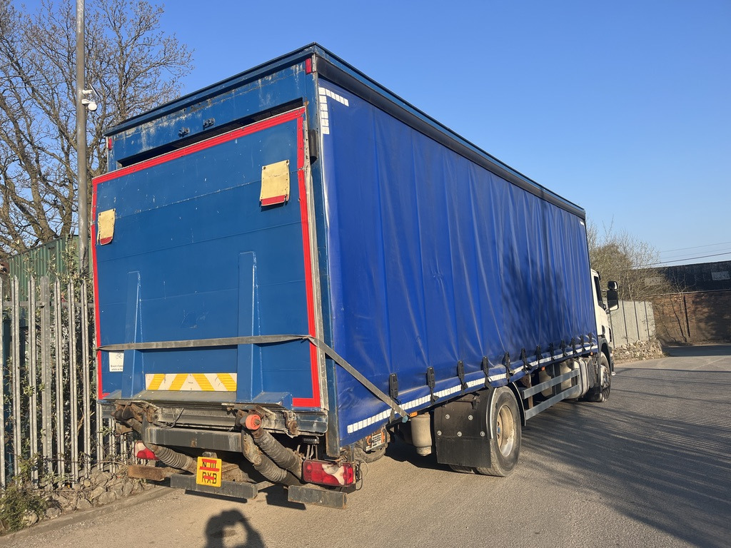 Scania P230 4x2 Curtain side - Kapellbil: bild 3 Scania P230 4x2 Curtain side - Kapellbil: bild 3