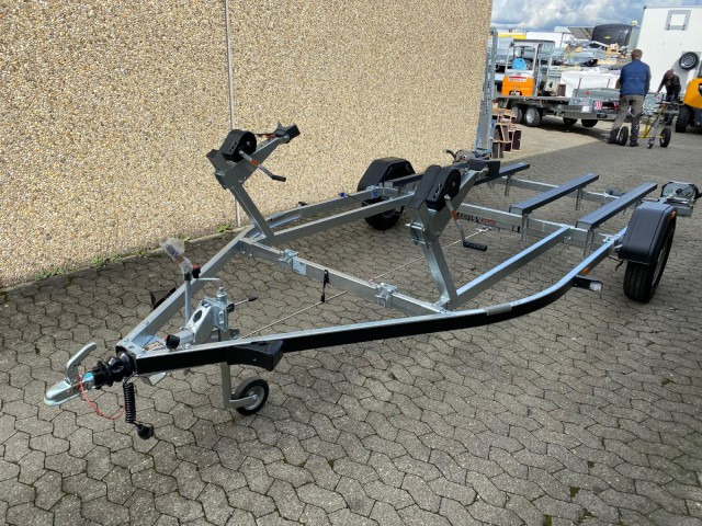 Brenderup Doppel Jetski Premium PWC21200B RAX , 1,2 to., 3,8m - Båttrailer: bild 1 Brenderup Doppel Jetski Premium PWC21200B RAX , 1,2 to., 3,8m - Båttrailer: bild 1