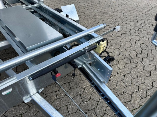 Humbaur 3-Seitenkipper HTK 2700.27 E-Pumpe Alu, 2670 x 1500 x 350 mm, 2,7 to. - Tippsläp: bild 3 Humbaur 3-Seitenkipper HTK 2700.27 E-Pumpe Alu, 2670 x 1500 x 350 mm, 2,7 to. - Tippsläp: bild 3