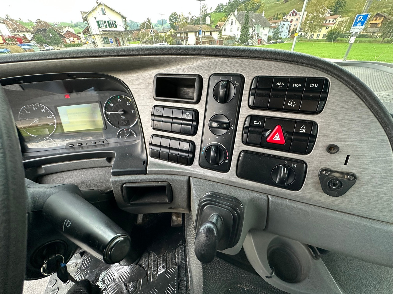 MERCEDES-BENZ Actros 18.32 4x2 Trösch absetzkipper - Liftdumper lastbil: bild 4 MERCEDES-BENZ Actros 18.32 4x2 Trösch absetzkipper - Liftdumper lastbil: bild 4