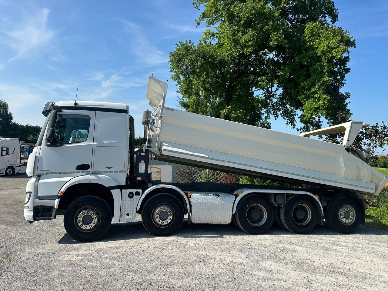 MERCEDES-BENZ Arocs 4451 10x4 Kipper - Tippbil lastbil: bild 2 MERCEDES-BENZ Arocs 4451 10x4 Kipper - Tippbil lastbil: bild 2