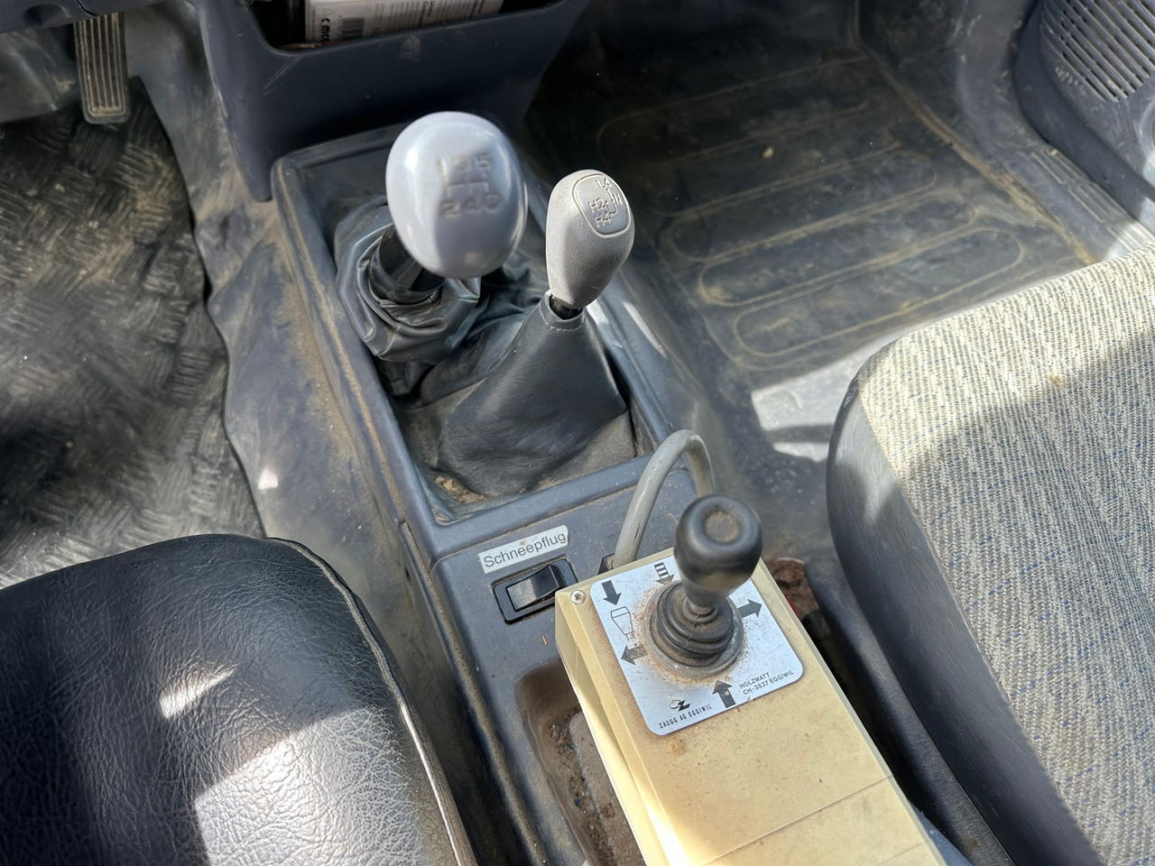 TOYOTA Hilux 4WD 4x4 Winterdienst Kipper - Transportbil med tippflak: bild 5 TOYOTA Hilux 4WD 4x4 Winterdienst Kipper - Transportbil med tippflak: bild 5