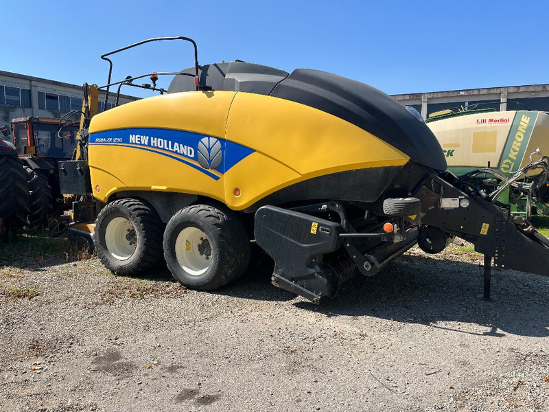 New Holland 1290 - Fyrkantspress: bild 1 New Holland 1290 - Fyrkantspress: bild 1