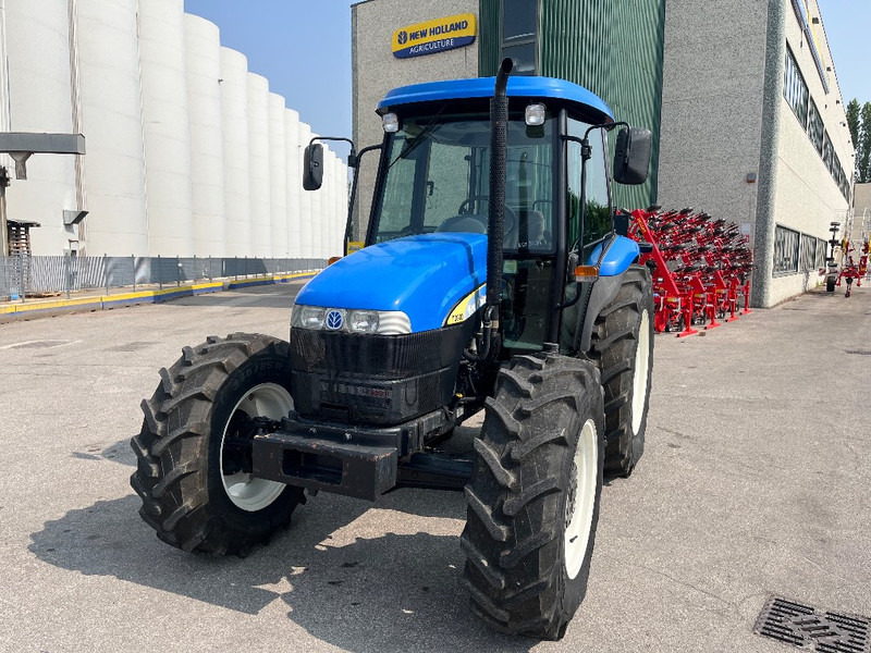 New Holland TD 90 D - Traktor: bild 1 New Holland TD 90 D - Traktor: bild 1