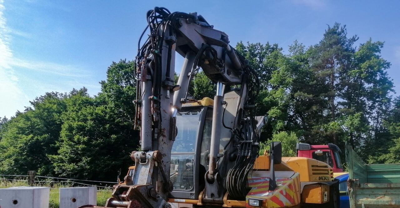 Mecalac 14 MXT - Grävmaskin på däck: bild 1 Mecalac 14 MXT - Grävmaskin på däck: bild 1