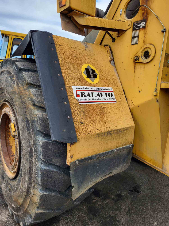 Volvo front fenders - Vinge för Lastare: bild 4 Volvo front fenders - Vinge för Lastare: bild 4