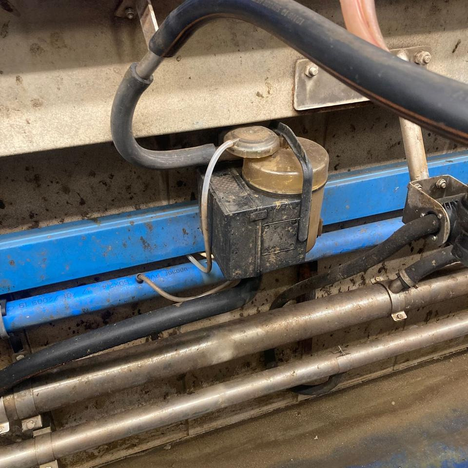 DeLaval Fischgrätenmelkstand Doppel 10er - Mjölkmaskin: bild 3 DeLaval Fischgrätenmelkstand Doppel 10er - Mjölkmaskin: bild 3