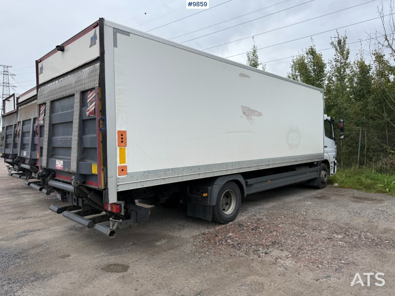 Box Truck Mercedes Benz Atego 1524 with openable side - Lastbil med skåp: bild 4 Box Truck Mercedes Benz Atego 1524 with openable side - Lastbil med skåp: bild 4