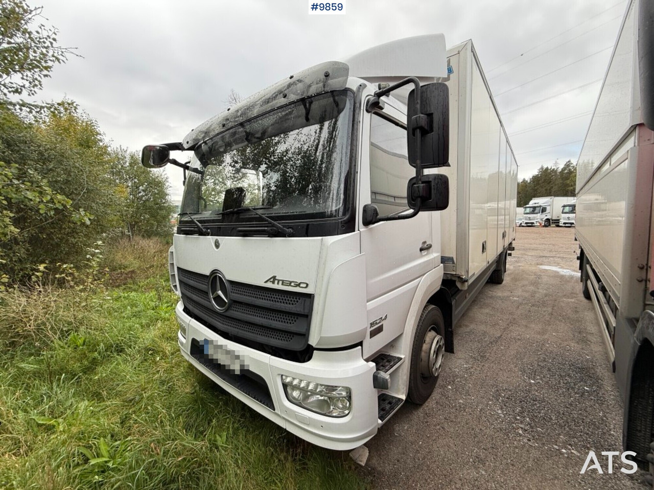 Box Truck Mercedes Benz Atego 1524 with openable side - Lastbil med skåp: bild 1 Box Truck Mercedes Benz Atego 1524 with openable side - Lastbil med skåp: bild 1
