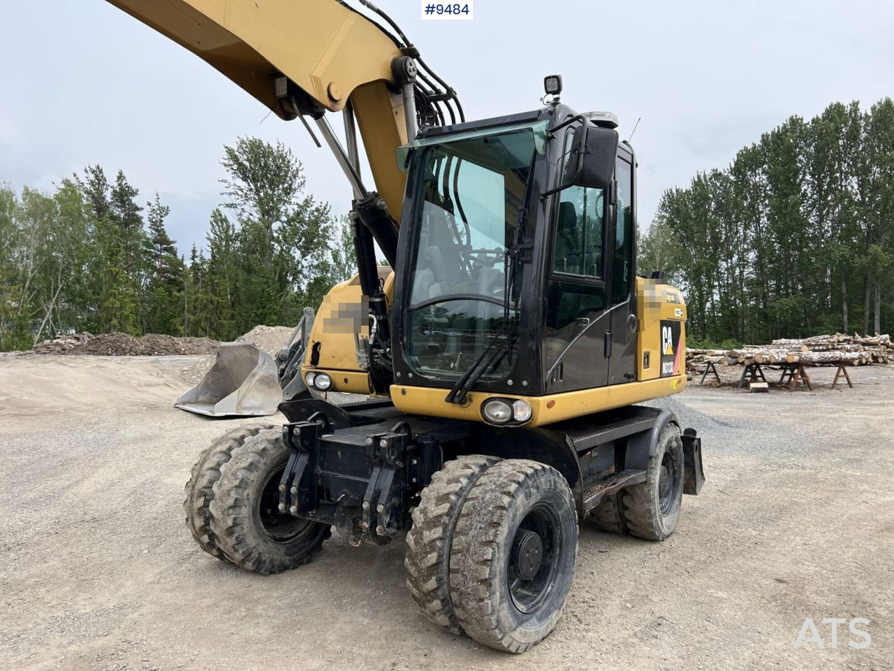 CAT M313D with tipping wagon and attachments (VIDEO) - Grävmaskin på däck: bild 4 CAT M313D with tipping wagon and attachments (VIDEO) - Grävmaskin på däck: bild 4
