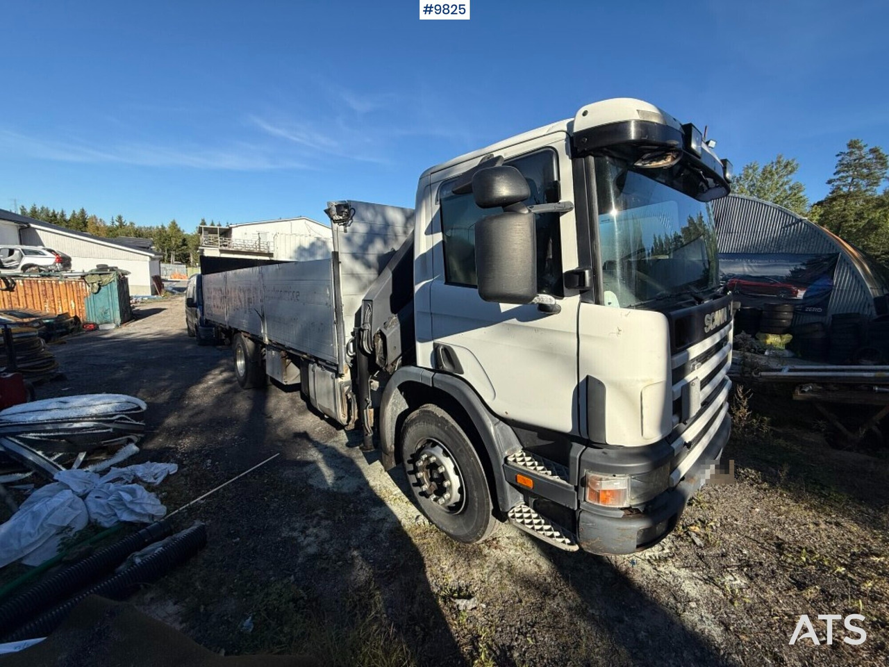 Crane truck Scania P94 230 with tail lift - Flakbil, Kranbil: bild 2 Crane truck Scania P94 230 with tail lift - Flakbil, Kranbil: bild 2