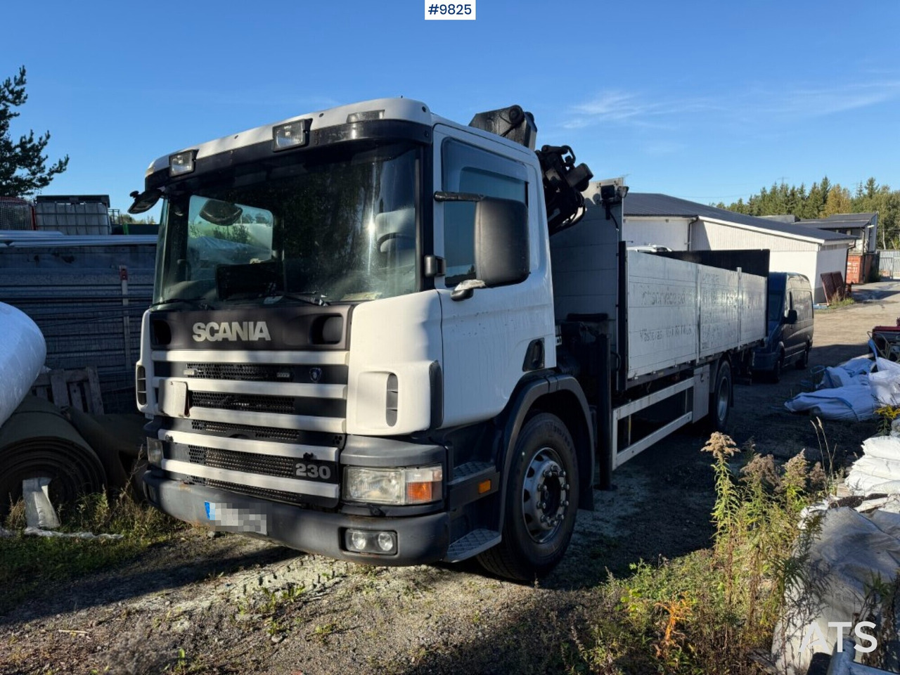 Crane truck Scania P94 230 with tail lift - Flakbil, Kranbil: bild 1 Crane truck Scania P94 230 with tail lift - Flakbil, Kranbil: bild 1