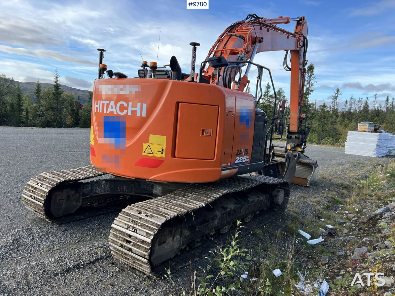 Hitachi ZX 225 US LC-L with excavation system and attachments - Bandgrävare: bild 4 Hitachi ZX 225 US LC-L with excavation system and attachments - Bandgrävare: bild 4