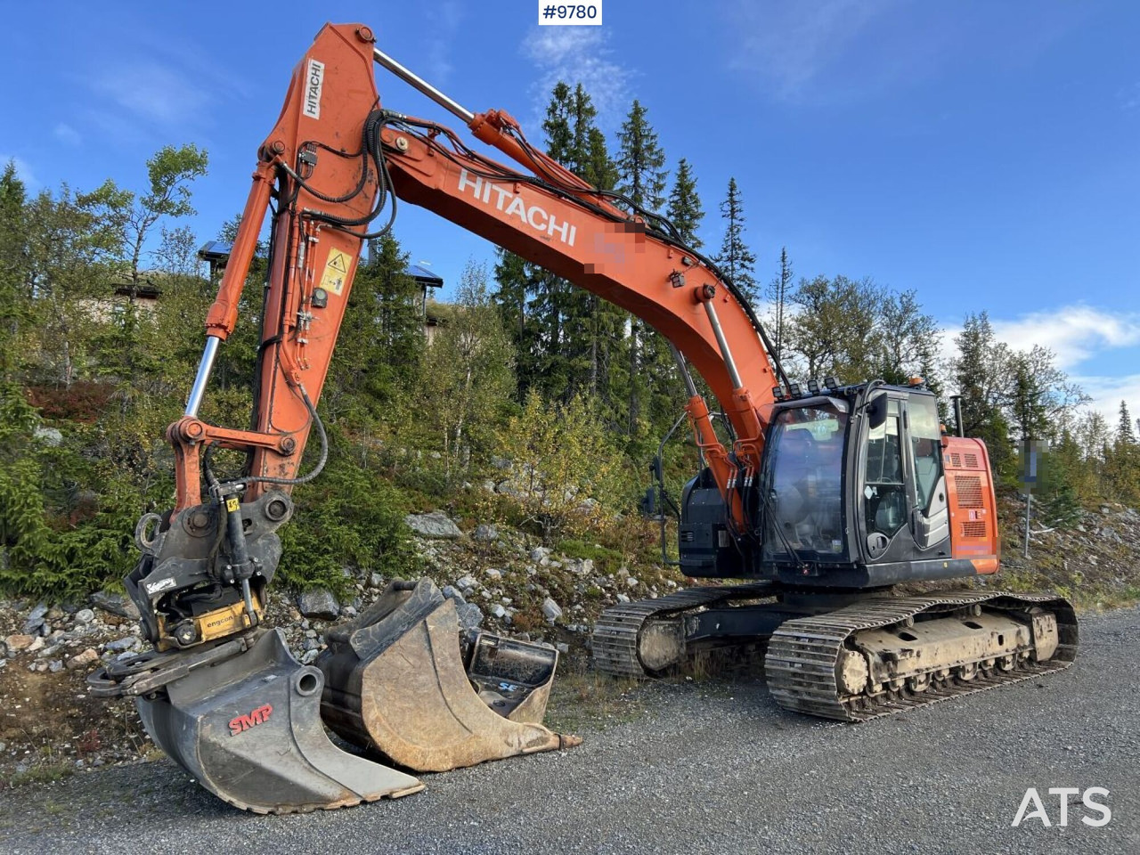 Hitachi ZX 225 US LC-L with excavation system and attachments - Bandgrävare: bild 1 Hitachi ZX 225 US LC-L with excavation system and attachments - Bandgrävare: bild 1
