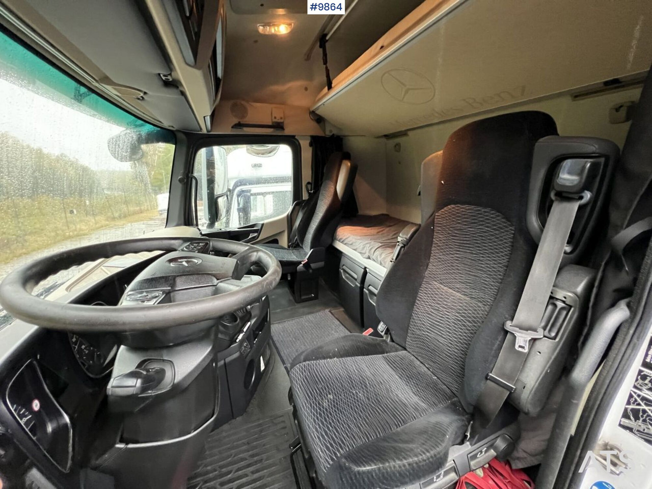 MERCEDES-BENZ ACTROS 963-0-A Box truck with tail lift - Lastbil med skåp: bild 5 MERCEDES-BENZ ACTROS 963-0-A Box truck with tail lift - Lastbil med skåp: bild 5