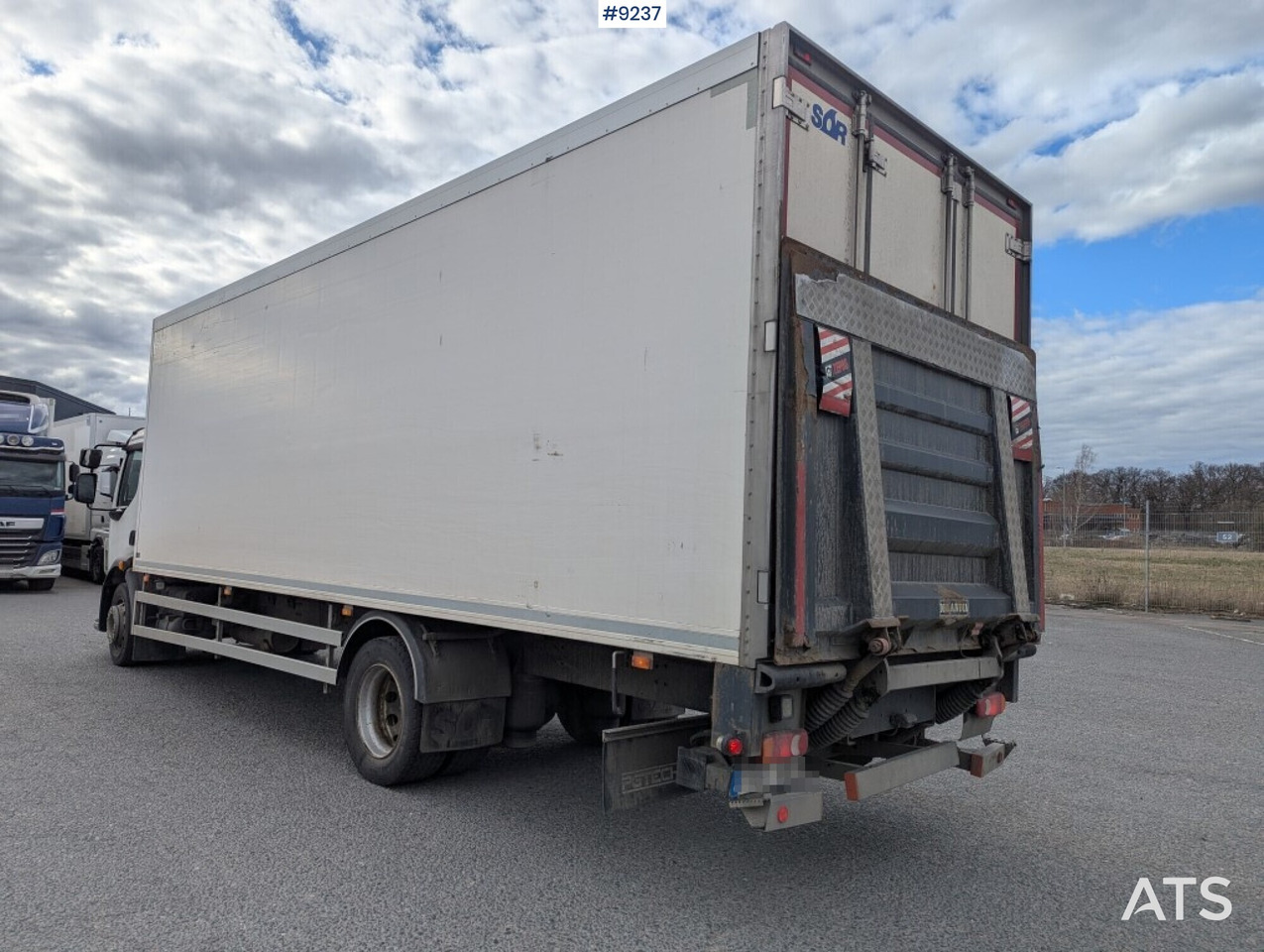 Refrigerated Box truck Volvo FL 260 4X2 with tail lift (SEE VIDEO) - Kylbil lastbil: bild 3 Refrigerated Box truck Volvo FL 260 4X2 with tail lift (SEE VIDEO) - Kylbil lastbil: bild 3