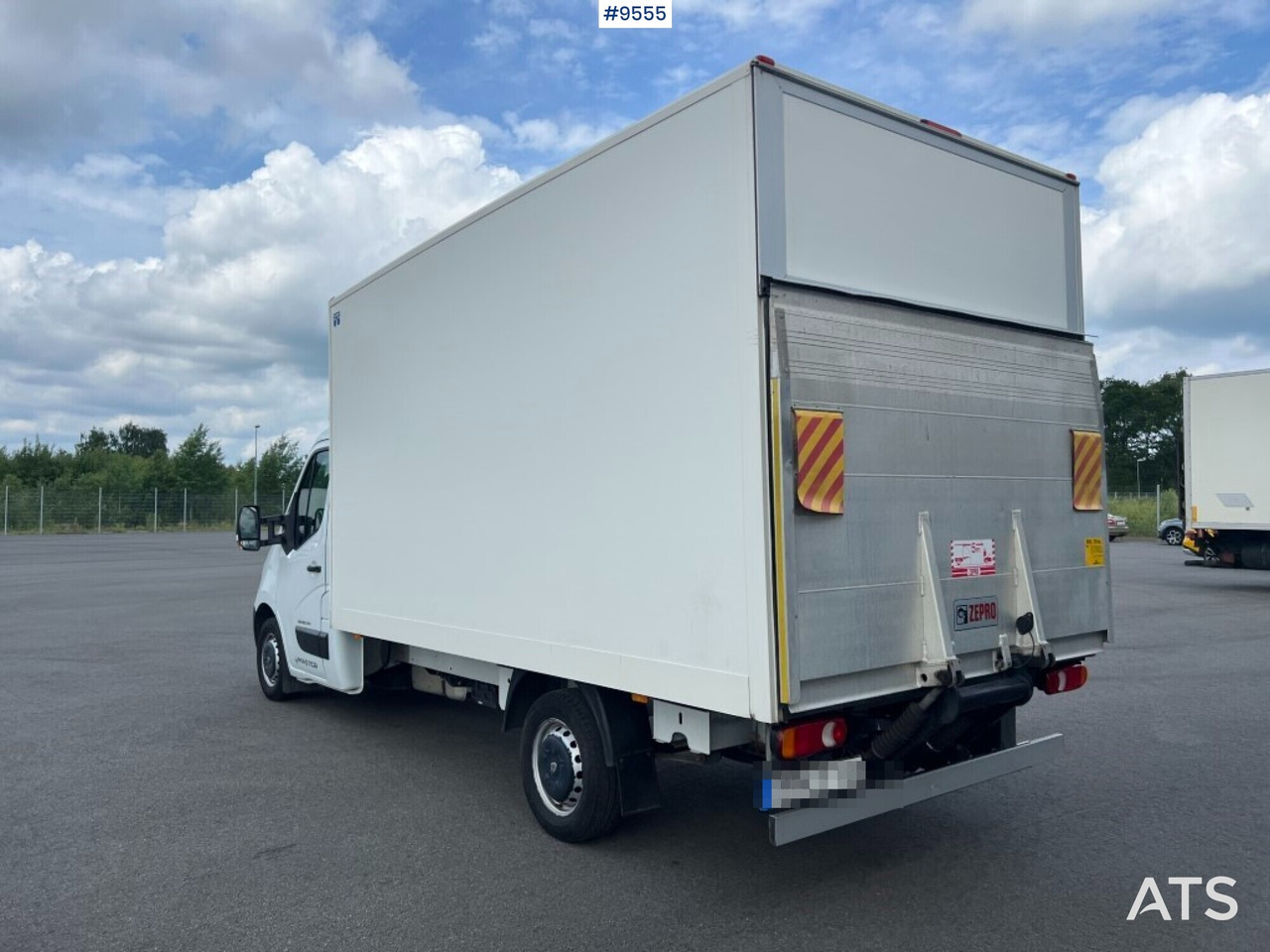 Renault Master with tail lift - Volymskåp: bild 4 Renault Master with tail lift - Volymskåp: bild 4