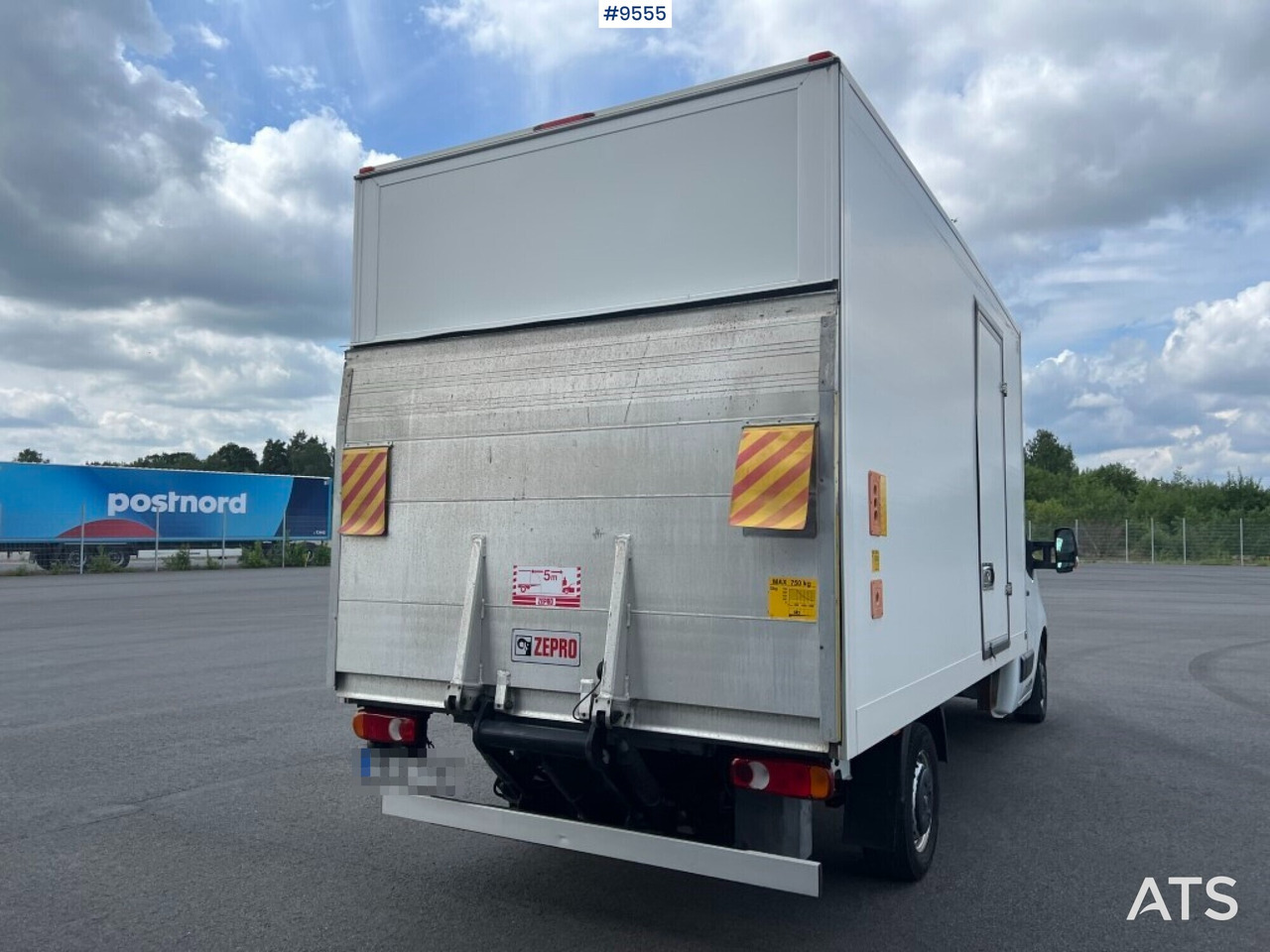 Renault Master with tail lift - Volymskåp: bild 3 Renault Master with tail lift - Volymskåp: bild 3