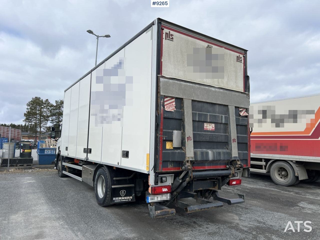 Scania P250 Box truck with tailgate lift - Lastbil med skåp: bild 3 Scania P250 Box truck with tailgate lift - Lastbil med skåp: bild 3