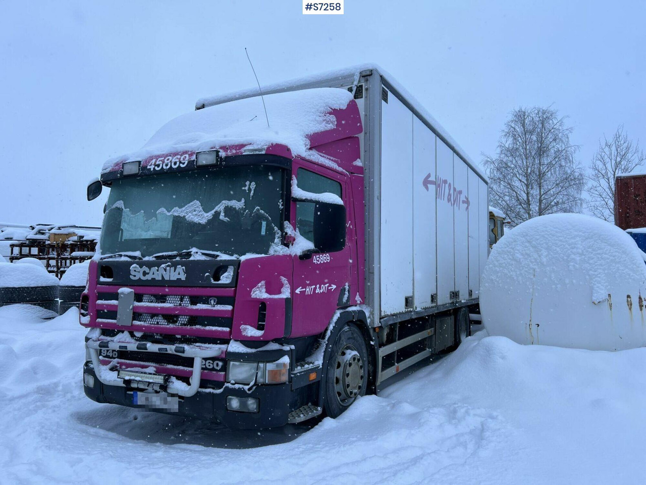 Scania P94 DB4x2NB260 Box truck - Lastbil med skåp: bild 1 Scania P94 DB4x2NB260 Box truck - Lastbil med skåp: bild 1