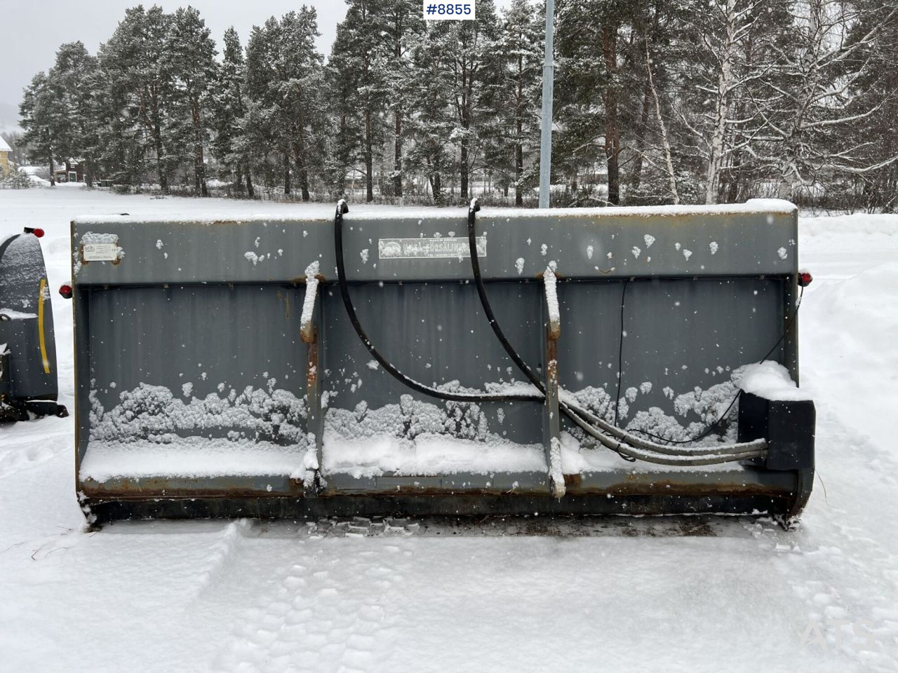 UFO Sand spreader bucket 3.5 cubic meters - Entreprenadutrustning: bild 4 UFO Sand spreader bucket 3.5 cubic meters - Entreprenadutrustning: bild 4