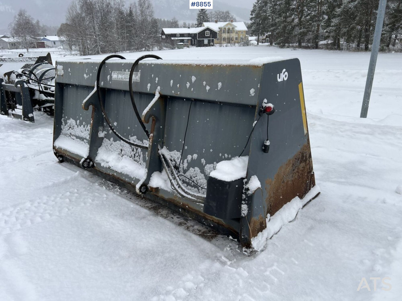 UFO Sand spreader bucket 3.5 cubic meters - Entreprenadutrustning: bild 5 UFO Sand spreader bucket 3.5 cubic meters - Entreprenadutrustning: bild 5