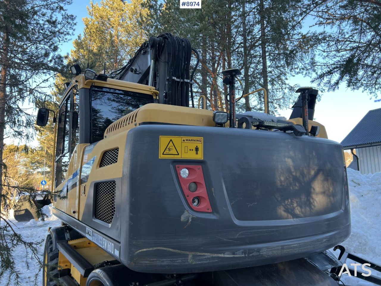 Grävmaskin på däck Volvo EW 160 D with Digging System, Tipper and Attachments: bild 16