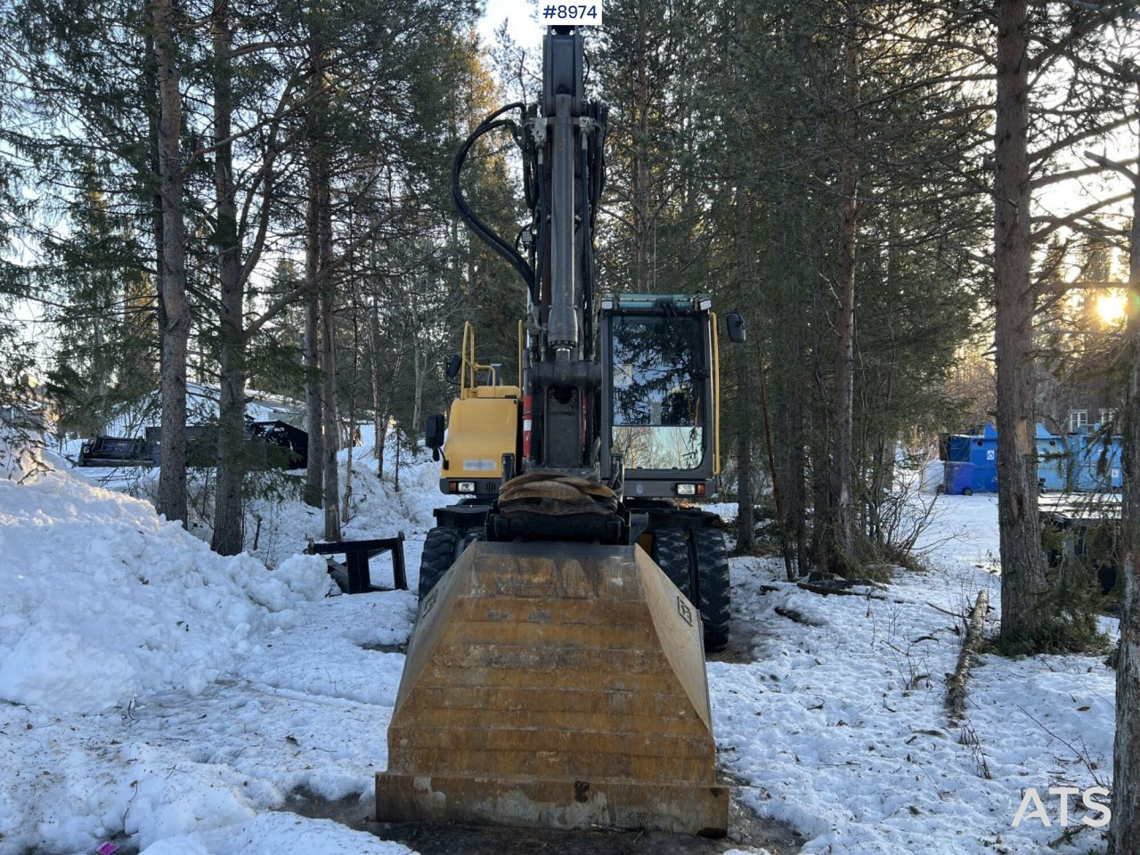 Grävmaskin på däck Volvo EW 160 D with Digging System, Tipper and Attachments: bild 8