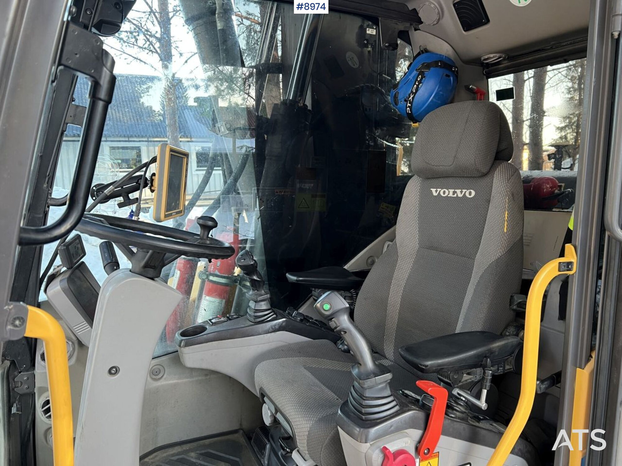 Grävmaskin på däck Volvo EW 160 D with Digging System, Tipper and Attachments: bild 6