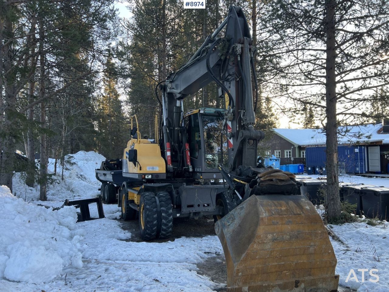 Grävmaskin på däck Volvo EW 160 D with Digging System, Tipper and Attachments: bild 9