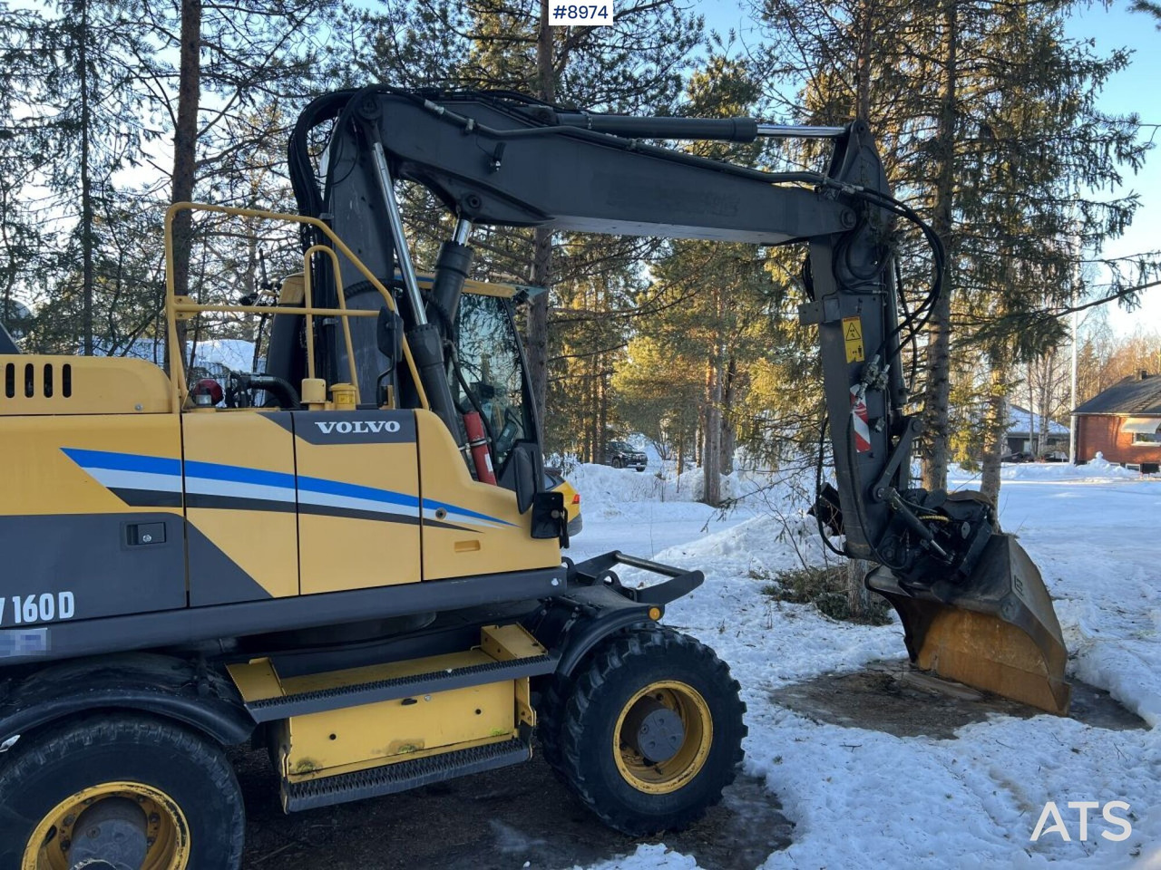 Grävmaskin på däck Volvo EW 160 D with Digging System, Tipper and Attachments: bild 12