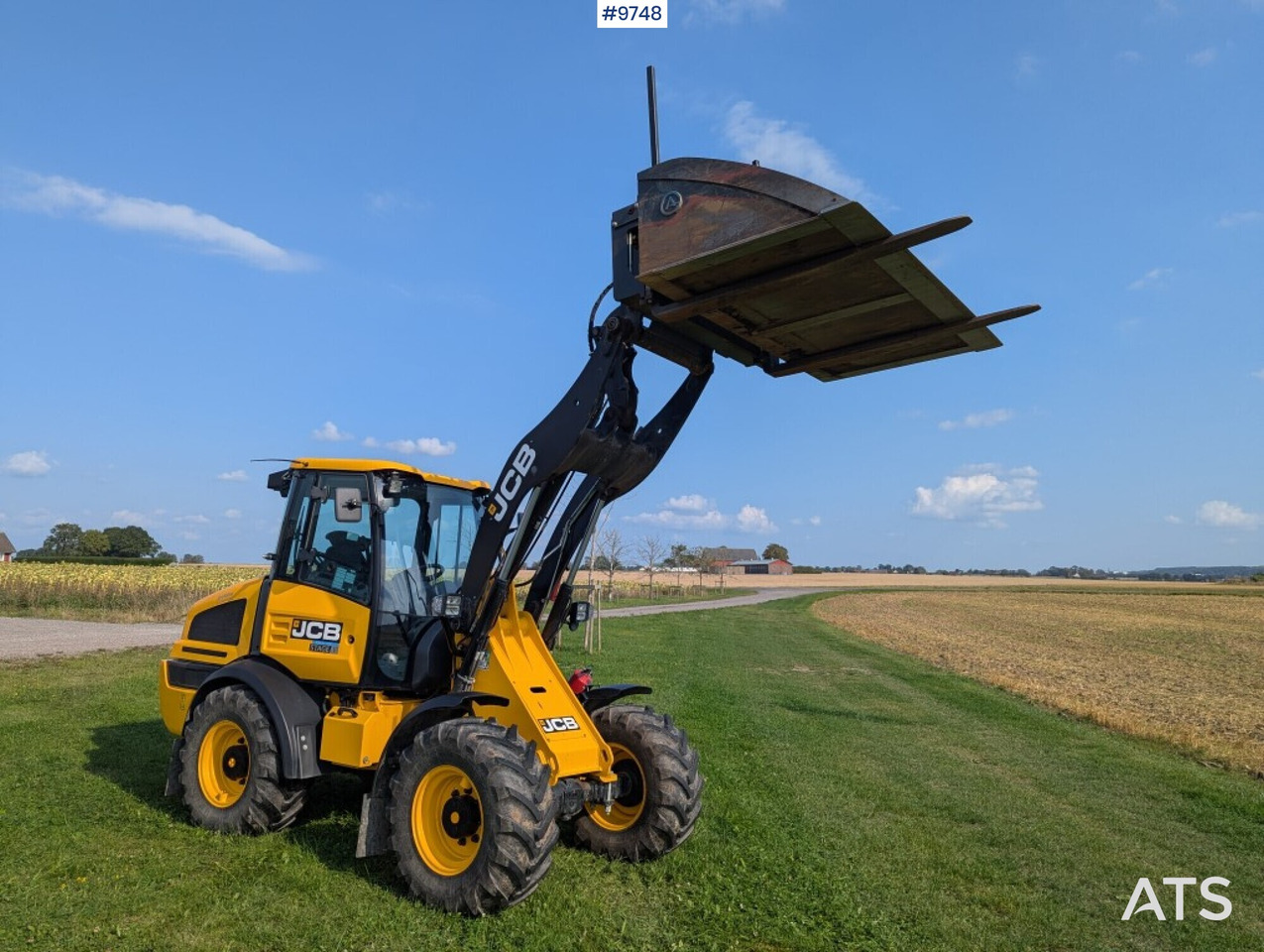 Wheel loader JCB 409 Stage V Nordic Edition 40km/h with attachments - Hjullastare: bild 2 Wheel loader JCB 409 Stage V Nordic Edition 40km/h with attachments - Hjullastare: bild 2