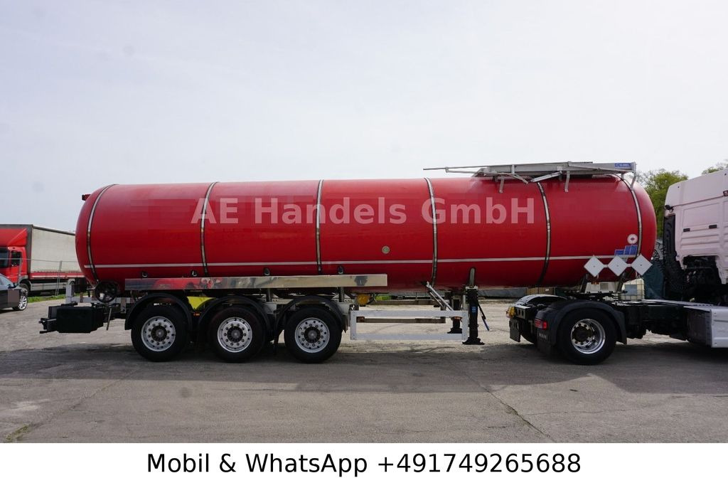 Feldbinder TSA 32.3 Aluminium Bitumen*ADR/32.000Ltr./3-Axle - Tanktrailer: bild 2 Feldbinder TSA 32.3 Aluminium Bitumen*ADR/32.000Ltr./3-Axle - Tanktrailer: bild 2