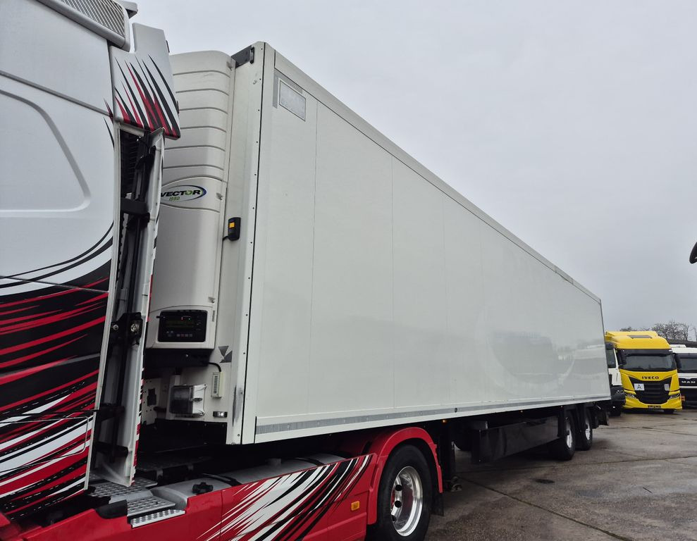 Krone SZ Carrier Vector 1950 *+-30°*Rolltor/Smartboard - Kyl/ Frys semitrailer: bild 1 Krone SZ Carrier Vector 1950 *+-30°*Rolltor/Smartboard - Kyl/ Frys semitrailer: bild 1