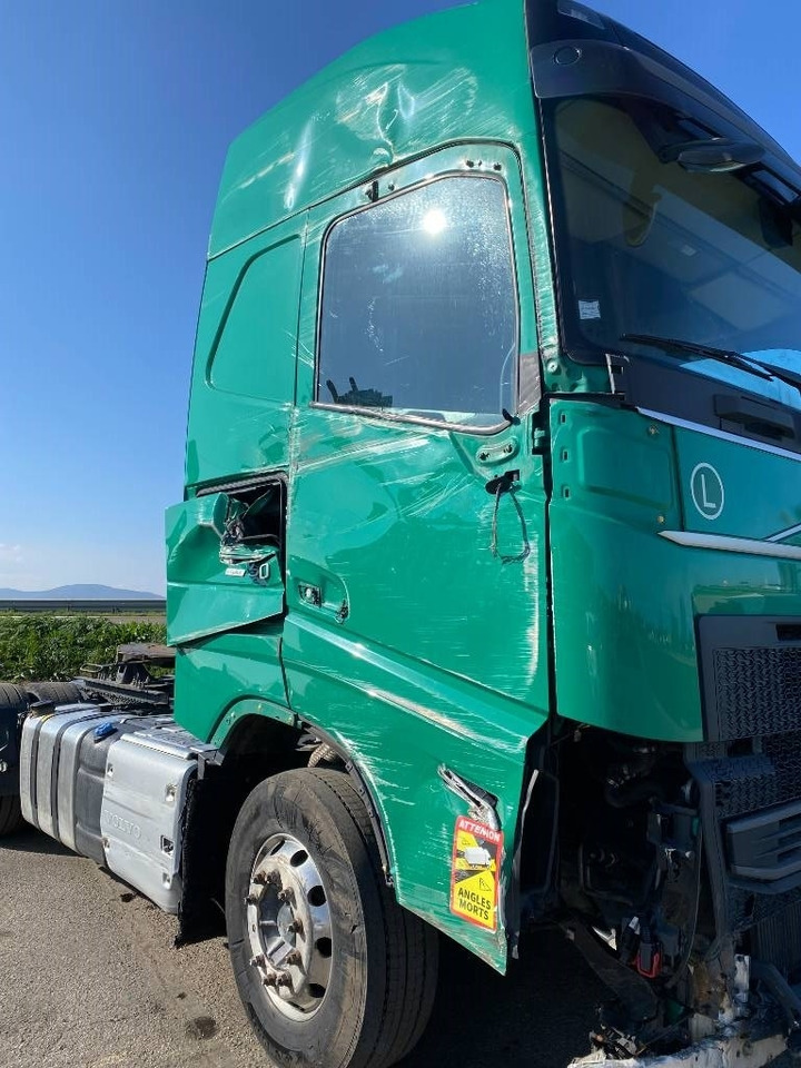 Volvo FH 500 I-save GLOBETROTTER 1er Main endommagé - Dragbil: bild 3 Volvo FH 500 I-save GLOBETROTTER 1er Main endommagé - Dragbil: bild 3