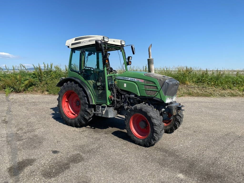 Fendt 209F Vario TMS 1er Main endommagé - Traktor: bild 3 Fendt 209F Vario TMS 1er Main endommagé - Traktor: bild 3