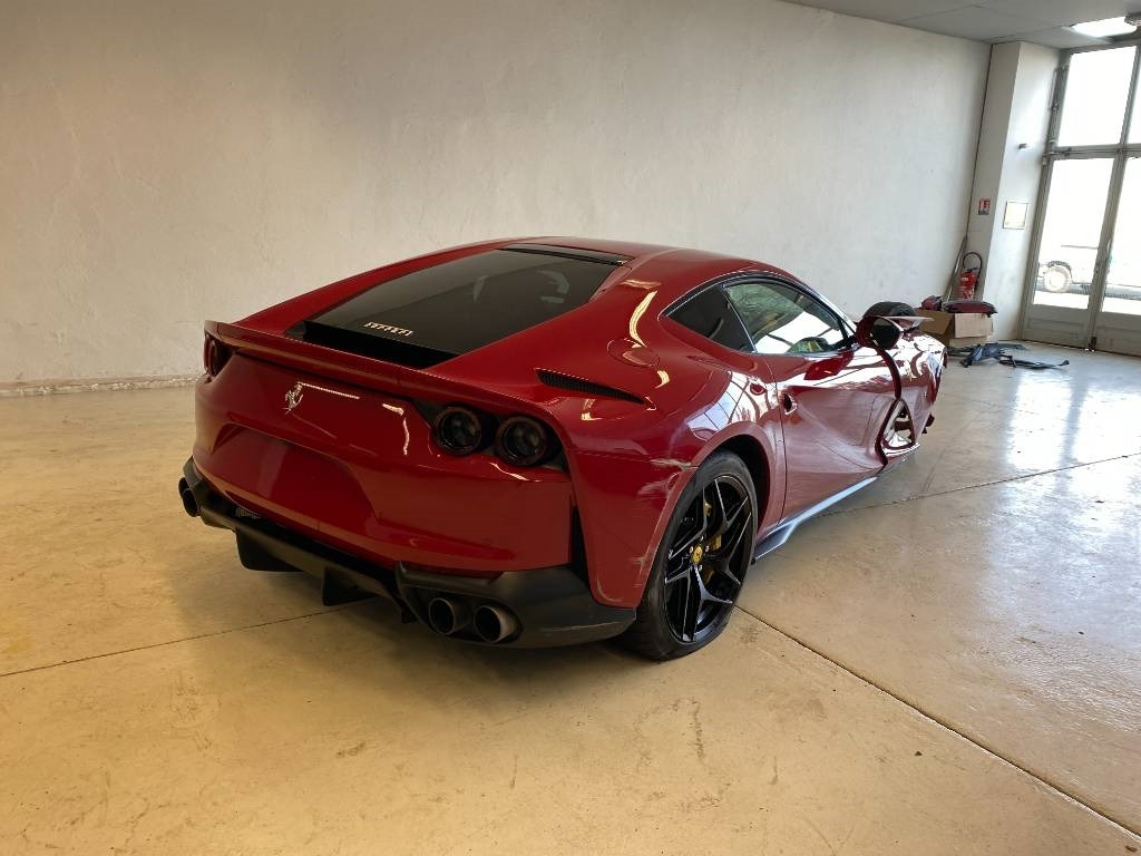 Ferrari 812 SUPERFAST / ROSSO 70ANNI endommagé - Personbil: bild 5 Ferrari 812 SUPERFAST / ROSSO 70ANNI endommagé - Personbil: bild 5