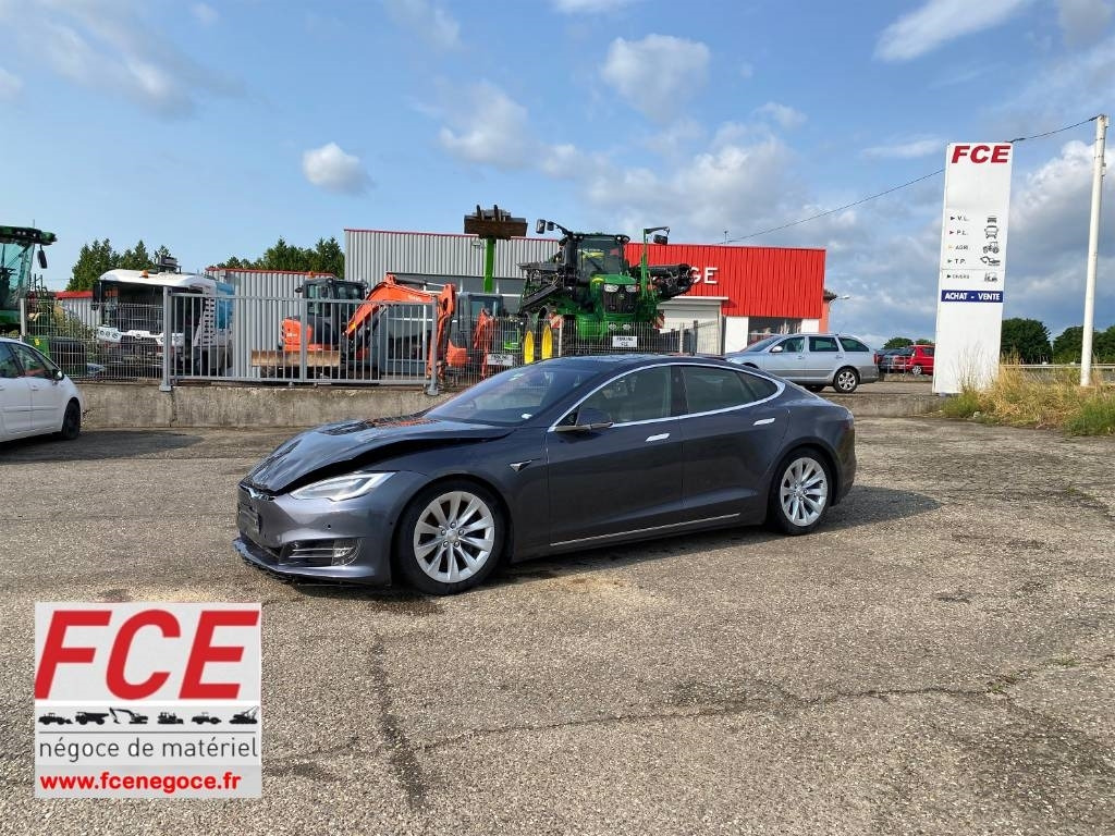 Tesla MODEL S 100D Carte Grise Française endommagée - Personbil: bild 1 Tesla MODEL S 100D Carte Grise Française endommagée - Personbil: bild 1
