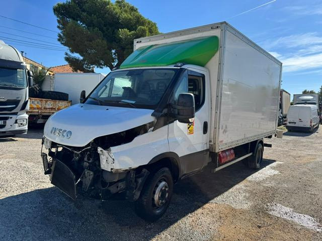 Iveco 70C180 CAISSE HAYON - Volymskåp: bild 1 Iveco 70C180 CAISSE HAYON - Volymskåp: bild 1