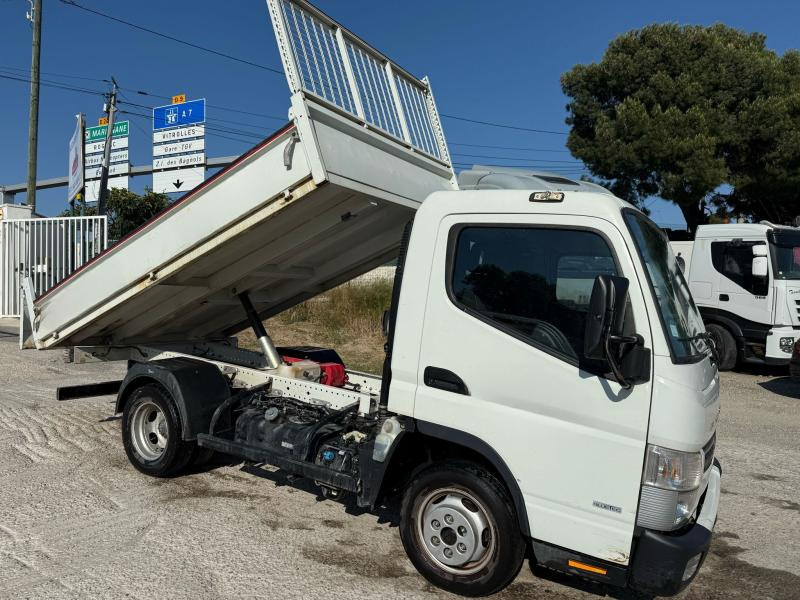 Mitsubishi Fuso Canter 3C15 - Transportbil med tippflak: bild 2 Mitsubishi Fuso Canter 3C15 - Transportbil med tippflak: bild 2