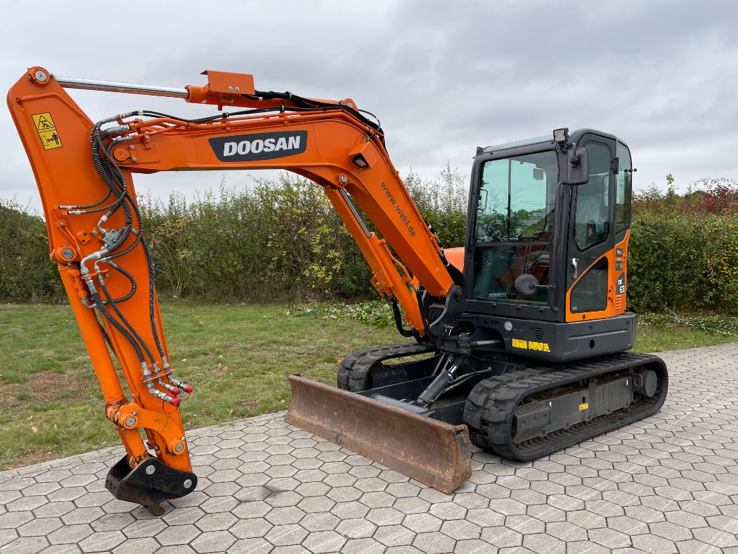 Doosan DX63-3 - Minigrävmaskin: bild 1 Doosan DX63-3 - Minigrävmaskin: bild 1