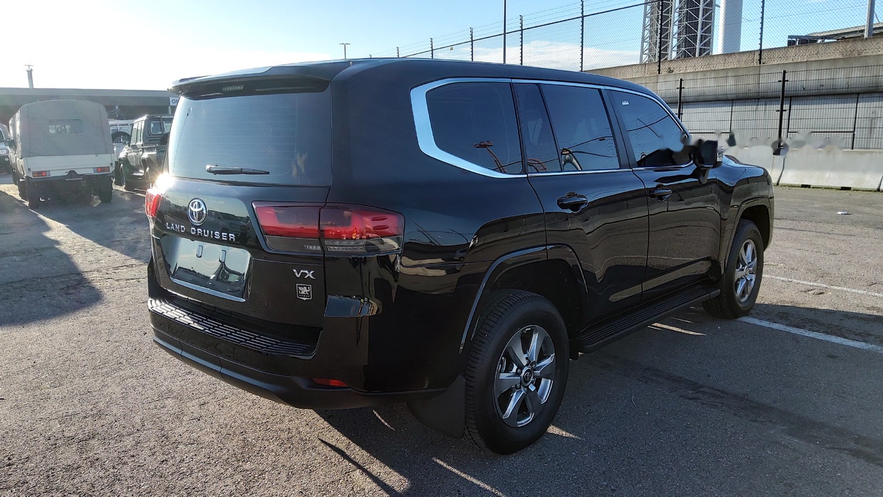 Toyota Land Cruiser 300 V6 VX 7 SEATERS / PLACES 3.5L Petrol Automatic VXVHO - Personbil: bild 4 Toyota Land Cruiser 300 V6 VX 7 SEATERS / PLACES 3.5L Petrol Automatic VXVHO - Personbil: bild 4