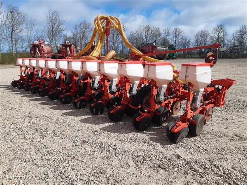 Maschio Gaspardo Manta XL 12 rk med PA1 fronttank - Såmaskin: bild 1 Maschio Gaspardo Manta XL 12 rk med PA1 fronttank - Såmaskin: bild 1