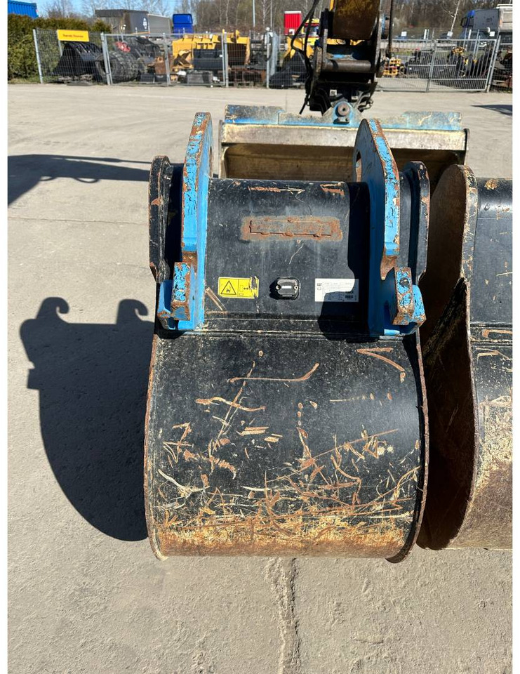 Bandgrävare CAT 323: bild 28