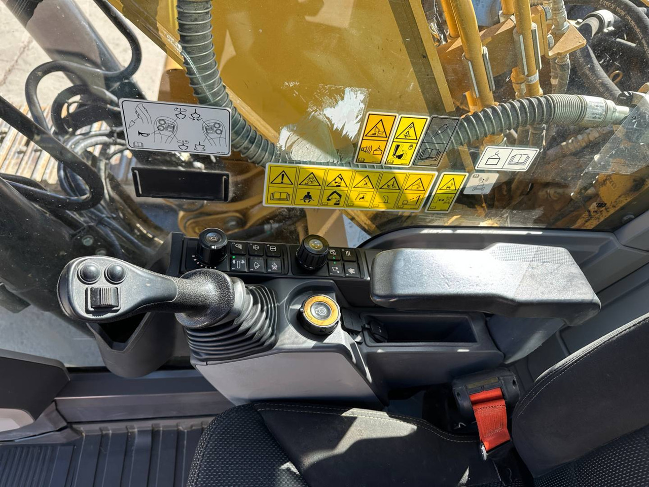 Bandgrävare CAT 323: bild 12