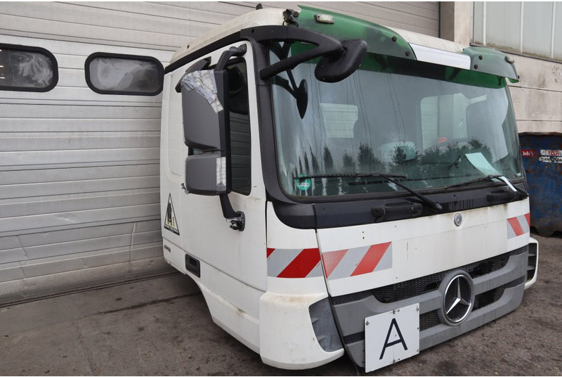 Mercedes-Benz ACTROS F05 MP3 HOGE TUNNEL - Hytt och interiör för Lastbil: bild 3 Mercedes-Benz ACTROS F05 MP3 HOGE TUNNEL - Hytt och interiör för Lastbil: bild 3