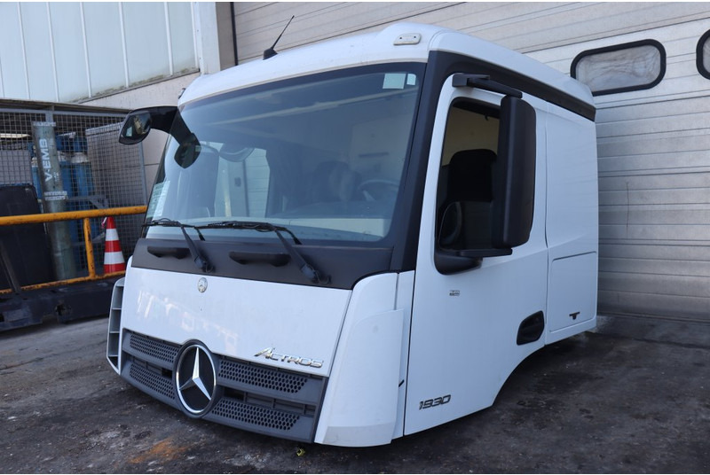 Mercedes-Benz AROCS L-CAB STREAMSPACE 2.3 96082015921314 - Hytt och interiör för Lastbil: bild 2 Mercedes-Benz AROCS L-CAB STREAMSPACE 2.3 96082015921314 - Hytt och interiör för Lastbil: bild 2