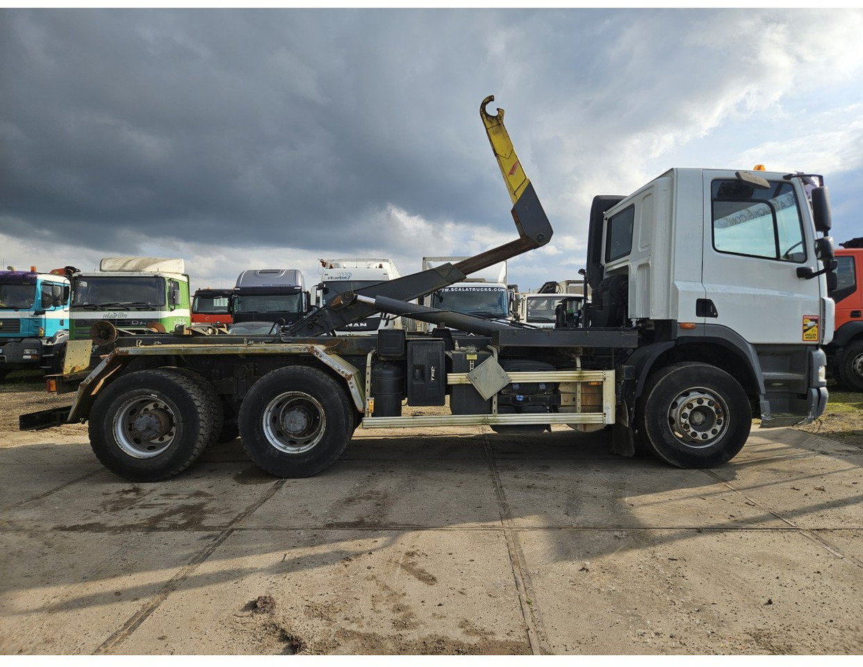 DAF CF85.460 6x4 hooklift full sping suspension Automatic gearbox 2011 - Lastväxlare lastbil: bild 3 DAF CF85.460 6x4 hooklift full sping suspension Automatic gearbox 2011 - Lastväxlare lastbil: bild 3